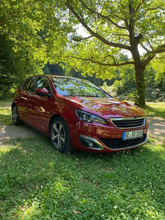 Rot Gebraucht 2014 Peugeot 308 Allure Limousine | 7.900 € (Fairer Preis) - Bild 1/4