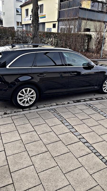 Gebraucht Audi A4 Comfort 190 PS (139 kW) 2016 Schwarz Kombi