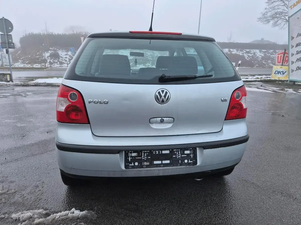 Gebraucht VW Polo 64 PS (47 kW) 2003 Silber Kleinwagen