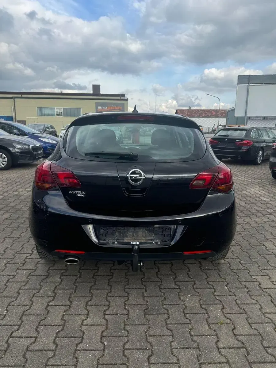 Gebraucht Opel Astra Sport 120 PS (88 kW) 2010 Schwarz Limousine