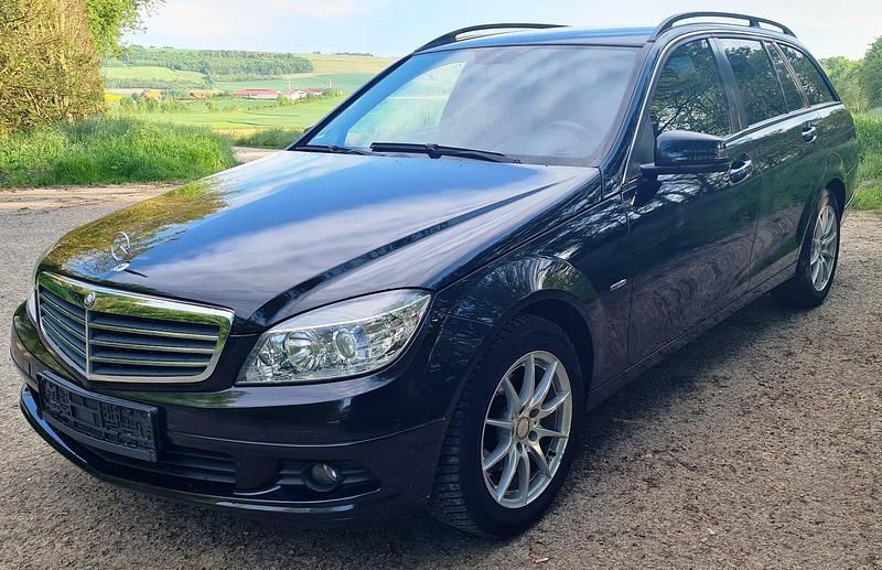 Schwarz Gebraucht 2010 Mercedes C180 Kombi | 6.490 € (Fairer Preis) - Bild 1/4