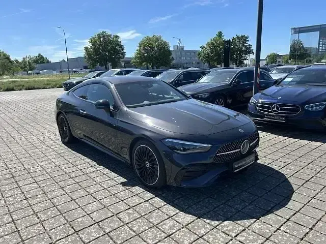 Gebraucht Mercedes CLE220 AMG 197 PS (144 kW) 2023 Grau Coupé