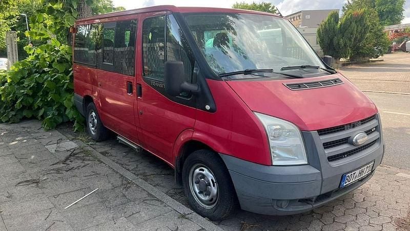 Usado Ford Transit 86 CV (63 kW) 2007 Rojo Monovolumen