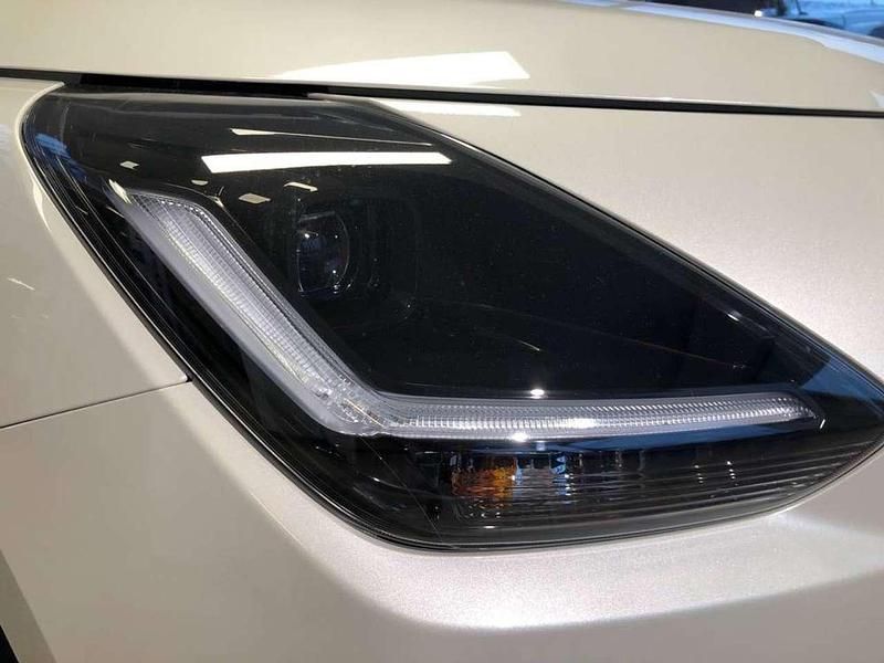 Gebraucht Suzuki Swift Comfort+ 83 PS (61 kW) 2025 Pure white pearl/mineral grey Kleinwagen