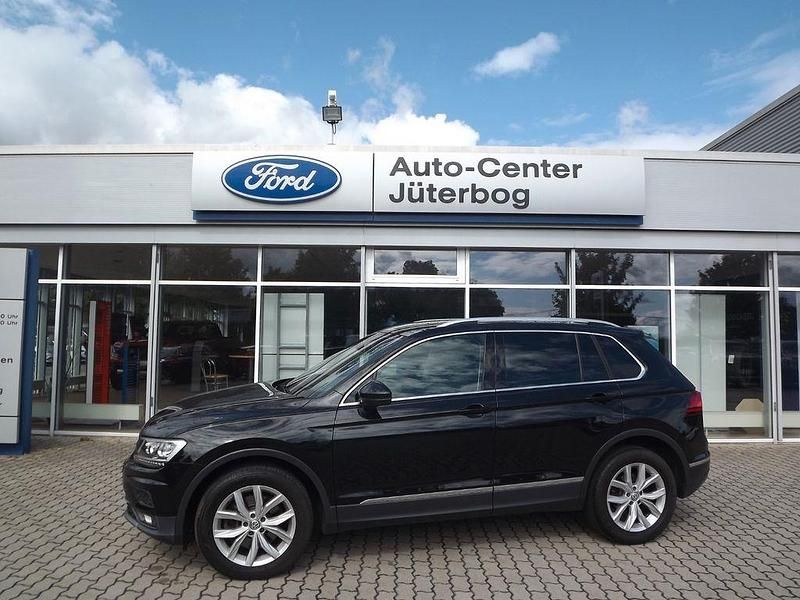 Schwarz Gebraucht 2018 VW Tiguan Highline SUV | 23.890 € (Fairer Preis) - Bild 1/4