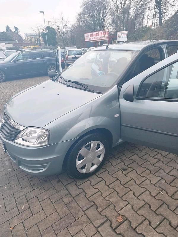 Gebraucht Dacia Logan Lauréate 75 PS (55 kW) 2009 Silber Limousine