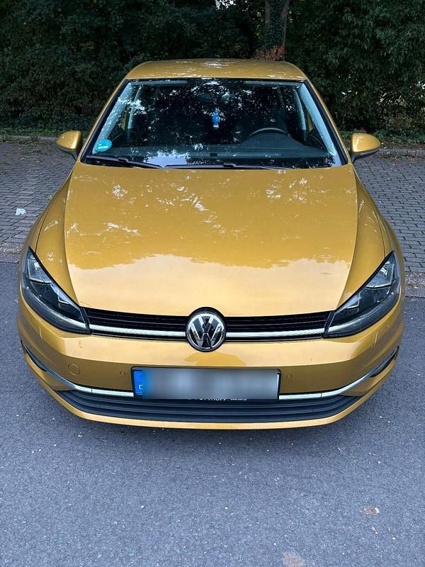 Andere farben Gebraucht 2018 VW Golf VII Kleinwagen | 13.500 € (Guter Preis) - Bild 1/4