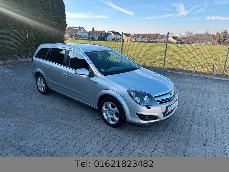 Gebraucht Opel Astra Innovation 116 PS (85 kW) 2008 Silber Limousine