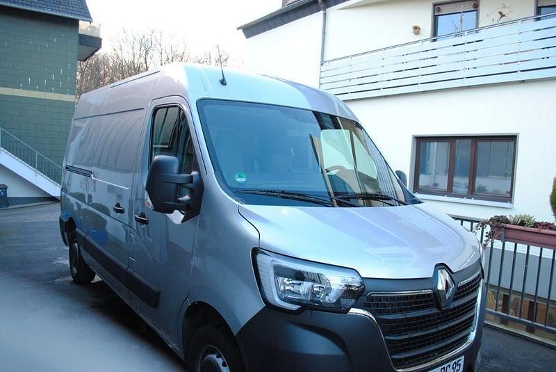 Silber Gebraucht 2023 Renault Master Van | 26.500 € (Fairer Preis) - Bild 1/4