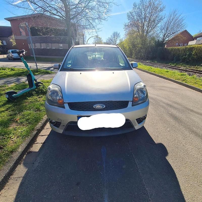 Gebraucht Ford Fiesta 80 PS (58 kW) 2008 Silber Kleinwagen