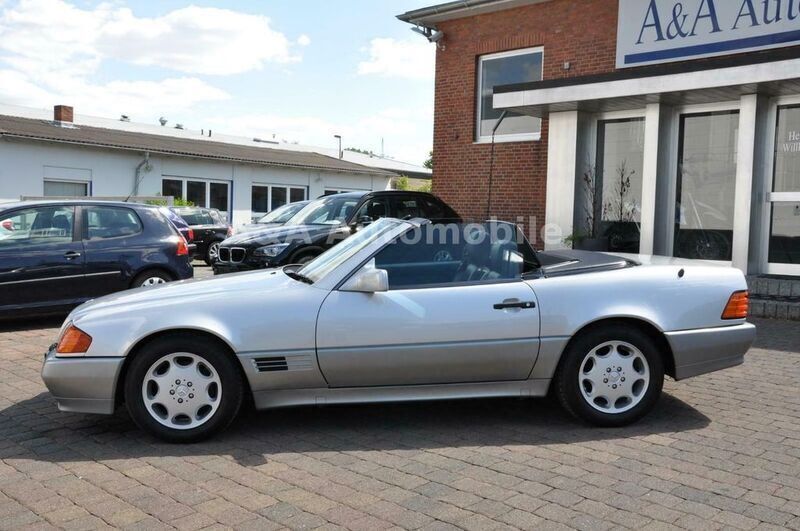 Silber Gebraucht 1992 Mercedes SL300 Cabrio | 19.980 € - Bild 1/4