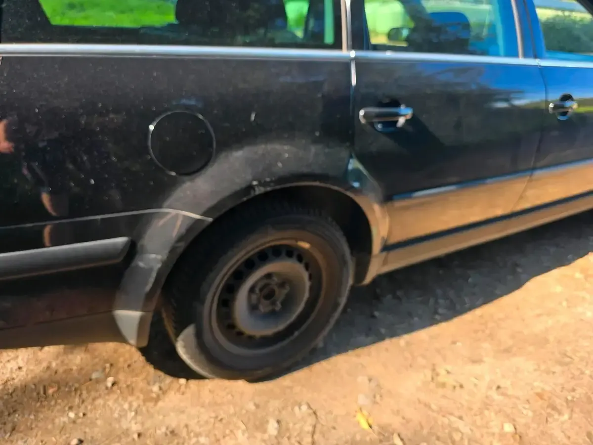 Gebraucht VW Passat 101 PS (74 kW) 2003 Schwarz Kombi