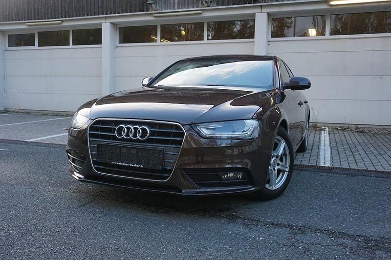 Braun Gebraucht 2013 Audi A4 S-Line Limousine | 8.599 € (Fairer Preis) - Bild 1/4