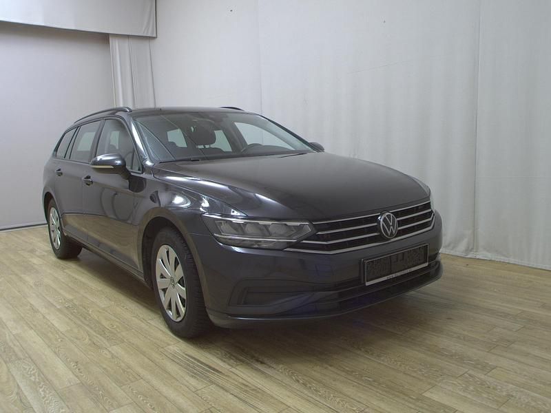 Gebraucht VW Passat 150 PS (110 kW) 2021 Grau Kombi