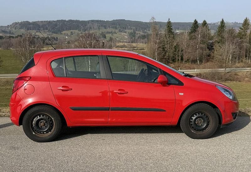 Gebraucht Opel Corsa Innovation 80 PS (58 kW) 2009 Rot Kleinwagen