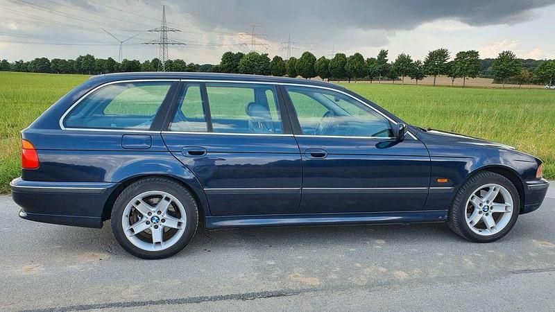 Blau Gebraucht 1999 BMW 528 Kombi | 4.900 € (Etwas zu teuer) - Bild 1/4