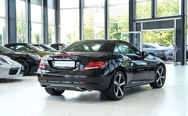 Gebraucht Mercedes SLC250 204 PS (150 kW) 2016 Obsidianschwarz  metalliclack Cabrio
