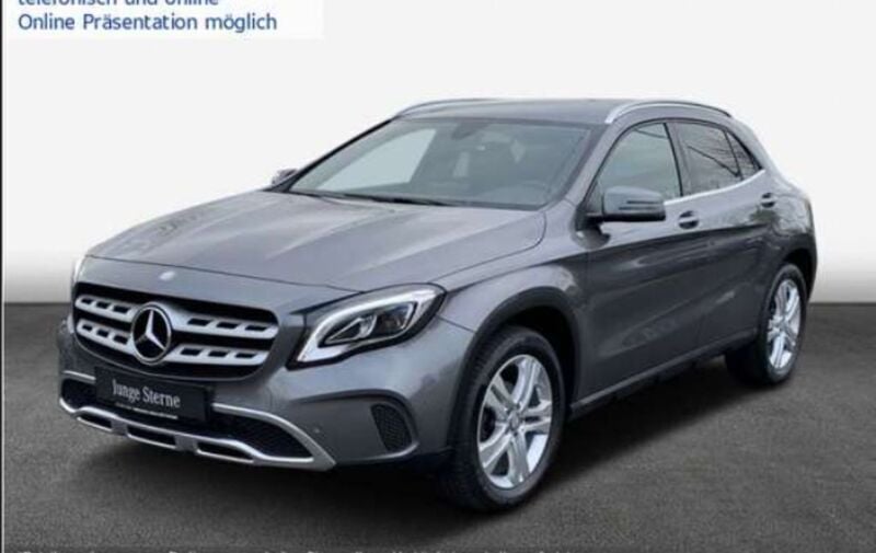 Grau Gebraucht 2017 Mercedes GLA220 SUV | 19.600 € (Guter Preis) - Bild 1/4