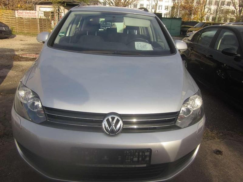Reflexsilber metallic Gebraucht 2013 VW Golf Plus Cross Comfortline Van / Kleinbus | 8.450 € (Etwas zu teuer) - Bild 1/4