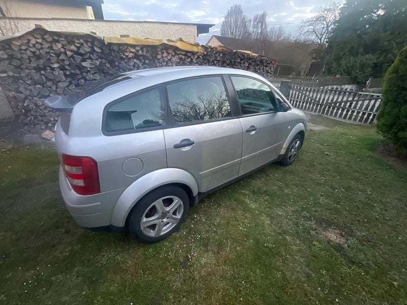 Gebraucht Audi A2 65 PS (47 kW) 2001 Silber Kleinwagen