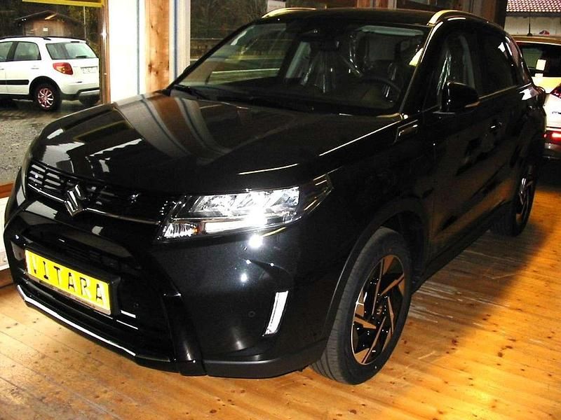 Neu Suzuki Vitara 129 PS (94 kW) 2025 Dunkelblaumet. dach schwarzmet SUV