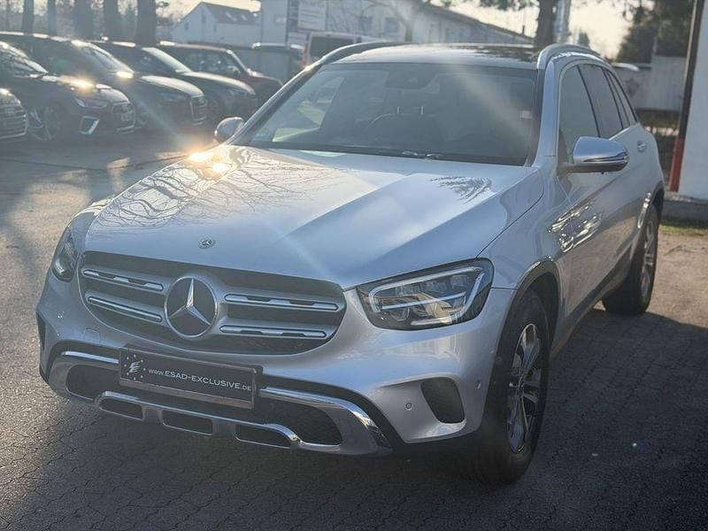 Gebraucht Mercedes GLC220 194 PS (142 kW) 2020 Silber SUV