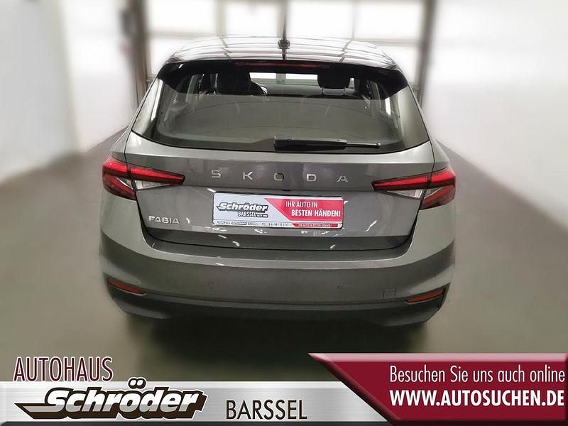 Gebraucht Skoda Fabia Selection 80 PS (58 kW) 2024 Grau Limousine
