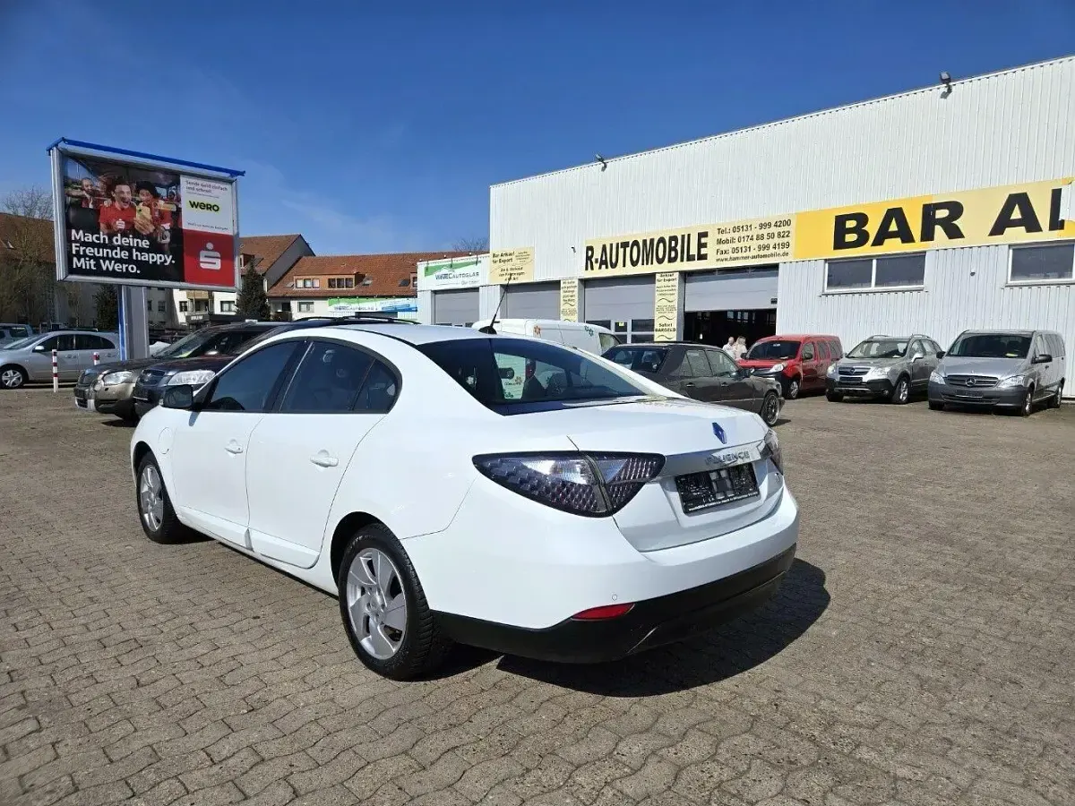Gebraucht Renault Fluence 69 kW (95 PS) 2012 Weiß Limousine