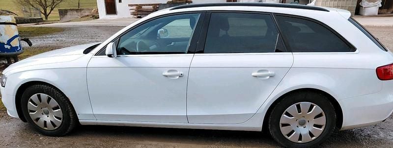 Gebraucht Audi A4 177 PS (130 kW) 2012 Weiß Kombi