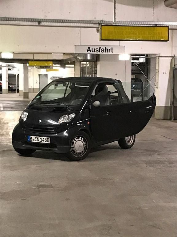 Schwarz Gebraucht 2006 Smart ForTwo Cabrio Pure Cabrio | 2.350 € (Fairer Preis) - Bild 1/4