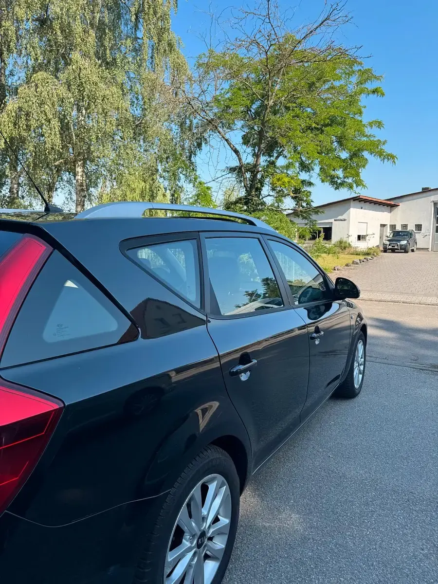 Gebraucht Kia Ceed 115 PS (84 kW) 2009 Schwarz Kleinwagen