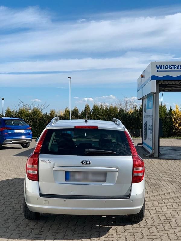 Gebraucht Kia Ceed 115 PS (84 kW) 2009 Grau Kleinwagen