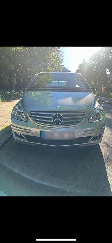 Silber Gebraucht 2007 Mercedes B200 Van / Kleinbus | 1.790 € (Superpreis) - Bild 1/4