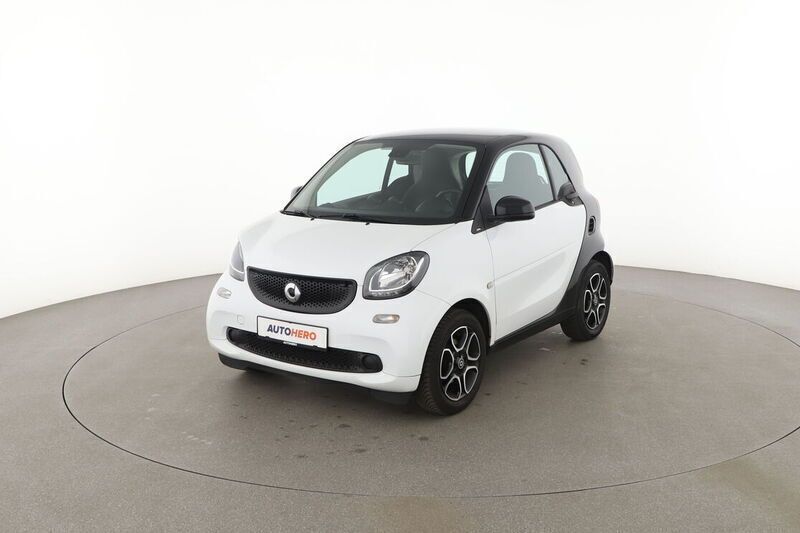 Weiß Gebraucht 2019 Smart ForTwo Coupé Basis Coupé | 11.290 € (Teuer) - Bild 1/4