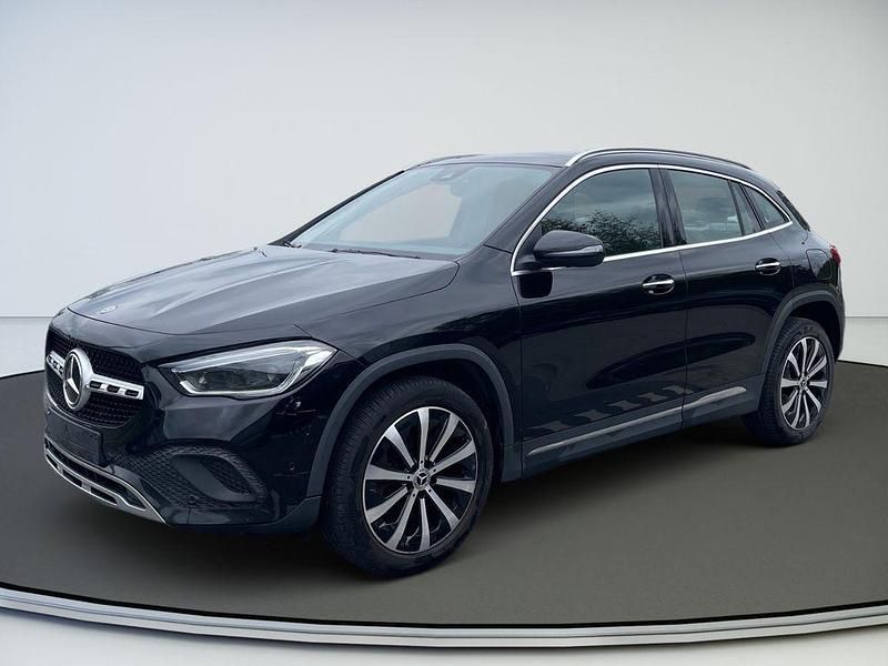 Schwarz Gebraucht 2021 Mercedes GLA220 SUV | 24.890 € (Guter Preis) - Bild 1/4