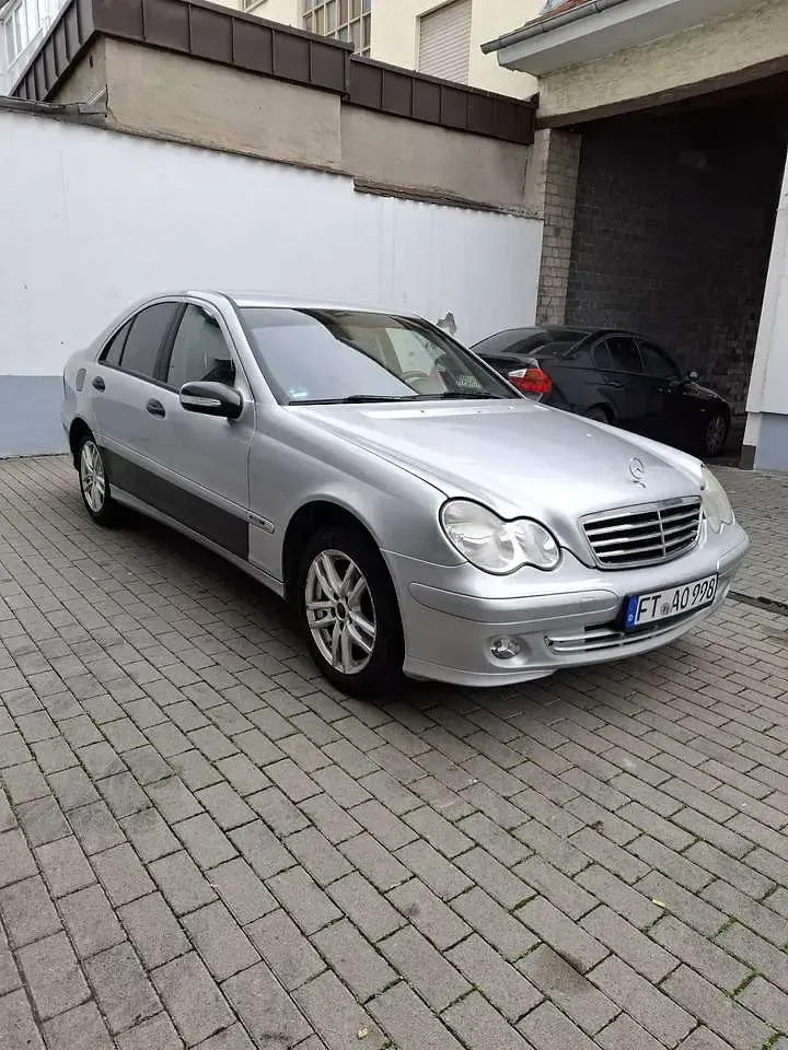 Gebraucht Mercedes C180 Classic 143 PS (105 kW) 2004 Grau Limousine