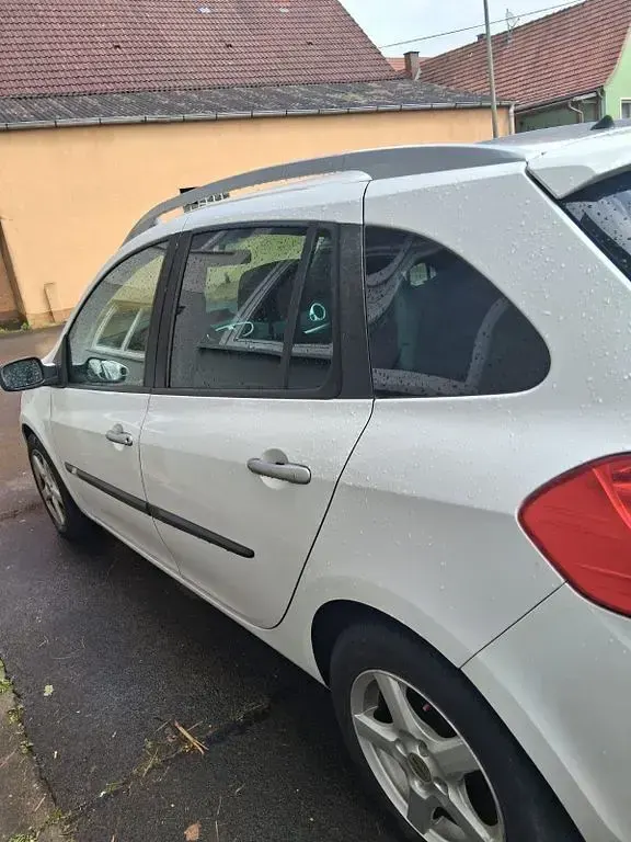 Brugt Renault Clio II Dynamique 101 HK (74 kW) 2008 Hvid Sedan