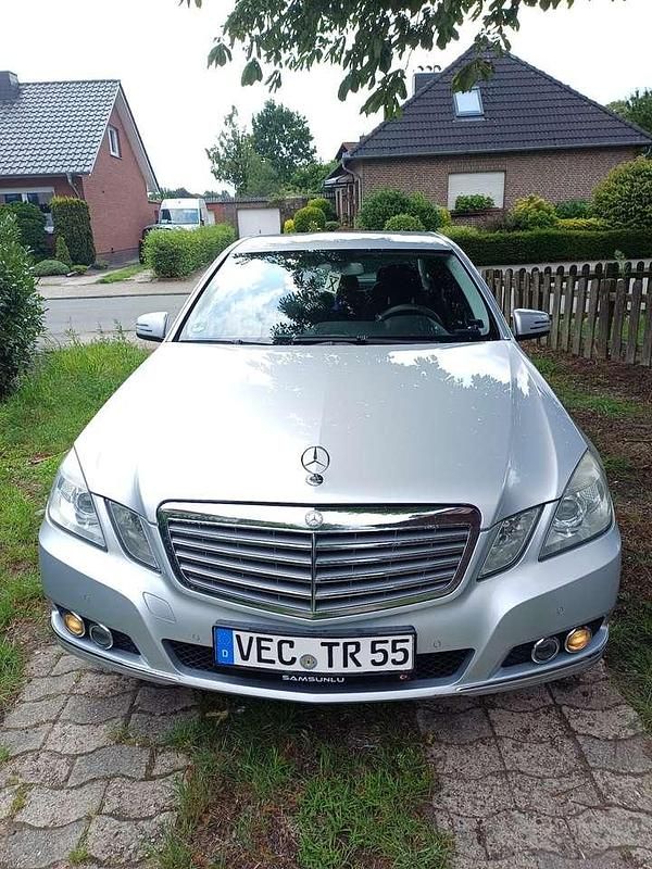 Gebraucht 2009 Mercedes E200 Avantgarde Limousine | 9.000 € (Guter Preis) - Bild 1/4