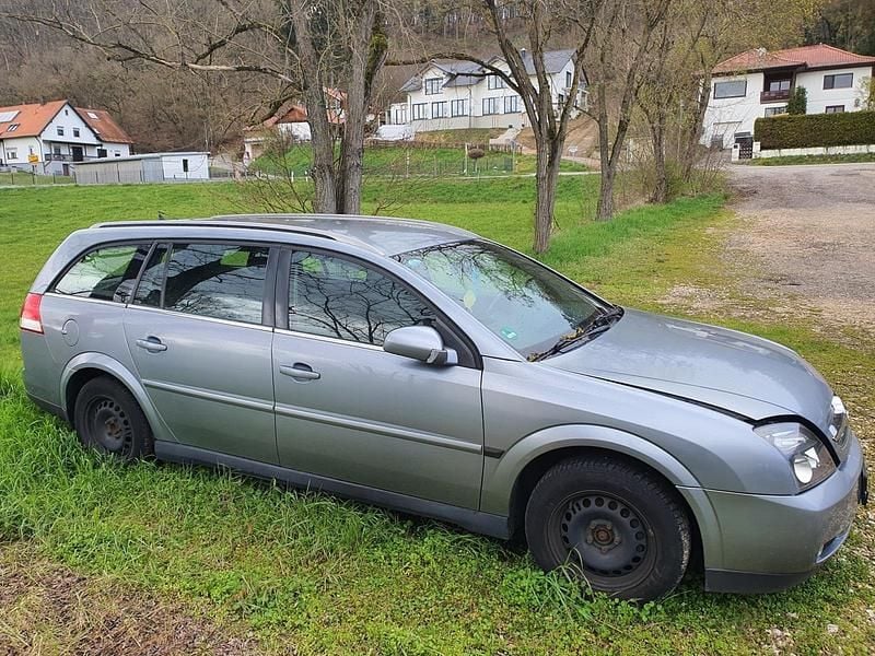 Second-hand Opel Vectra 2005 Argintiu Break