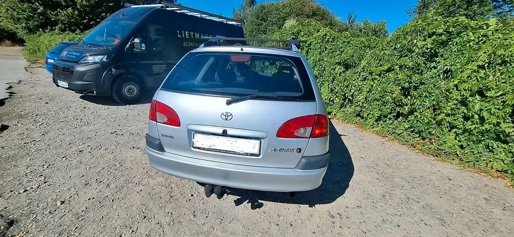 Gebraucht Toyota Avensis Sol 129 PS (94 kW) 1998 Silber Limousine