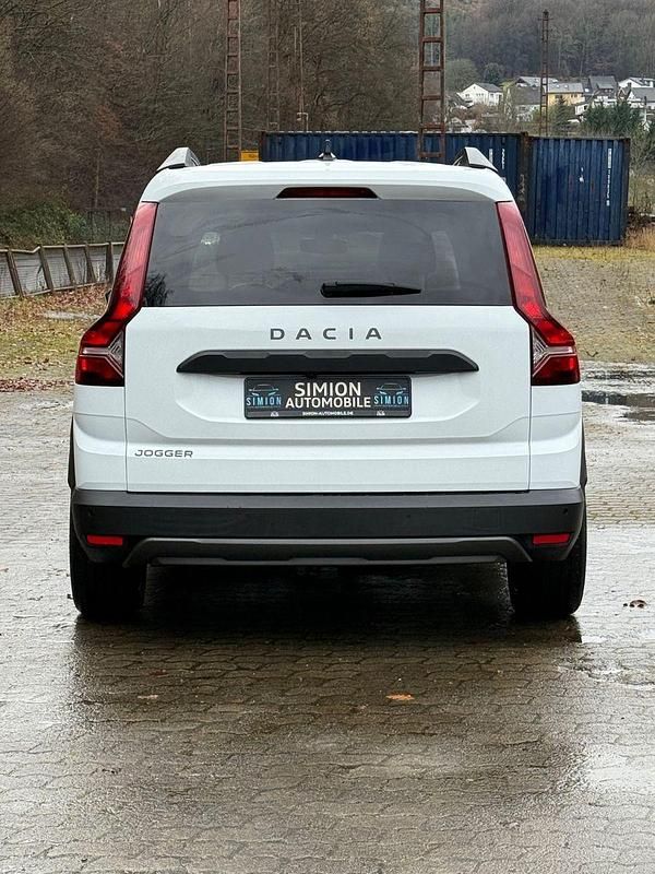 Gebraucht Dacia Jogger Extreme 101 PS (74 kW) 2022 Weiß Van / Kleinbus