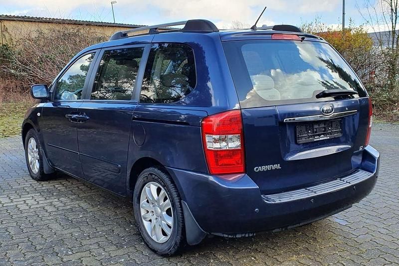 Gebraucht Kia Carnival EX 185 PS (136 kW) 2006 Blau Van / Kleinbus