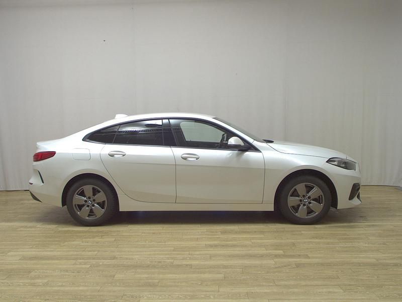 Weiss Gebraucht 2022 BMW 216 Advantage Coupé | 19.480 € (Guter Preis) - Bild 1/4