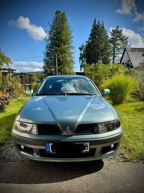 Grün Gebraucht 2003 Mitsubishi Carisma Comfort Edition Limousine | 2.800 € (Etwas zu teuer) - Bild 1/4