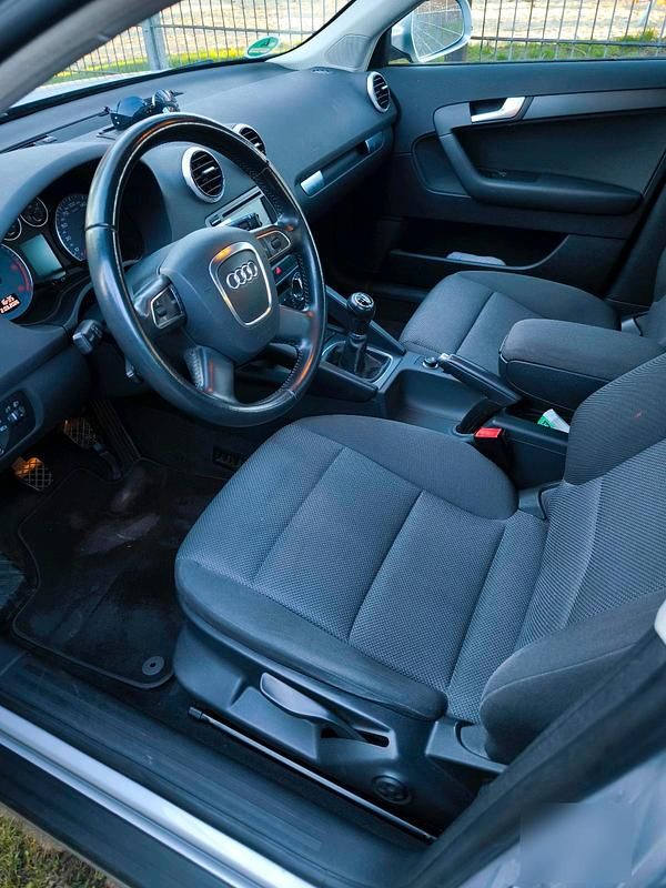 Gebraucht Audi A3 105 PS (77 kW) 2011 Silber Kleinwagen