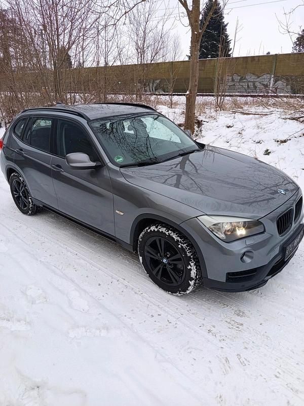 Gebraucht BMW X1 176 PS (129 kW) 2012 Blau SUV