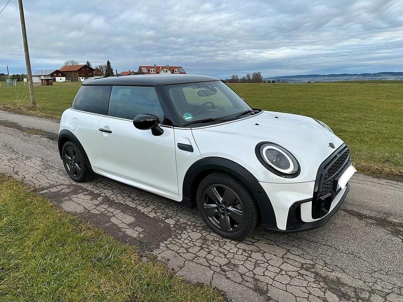 Gebraucht Mini John Cooper Works 136 PS (100 kW) 2023 Weiß Kleinwagen