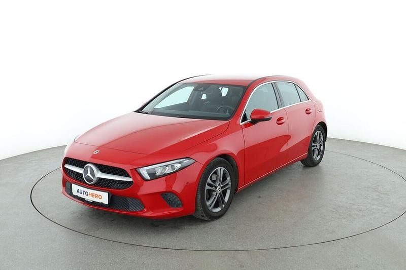 Rot Gebraucht 2018 Mercedes A200 Limousine | 19.290 € (Fairer Preis) - Bild 1/3