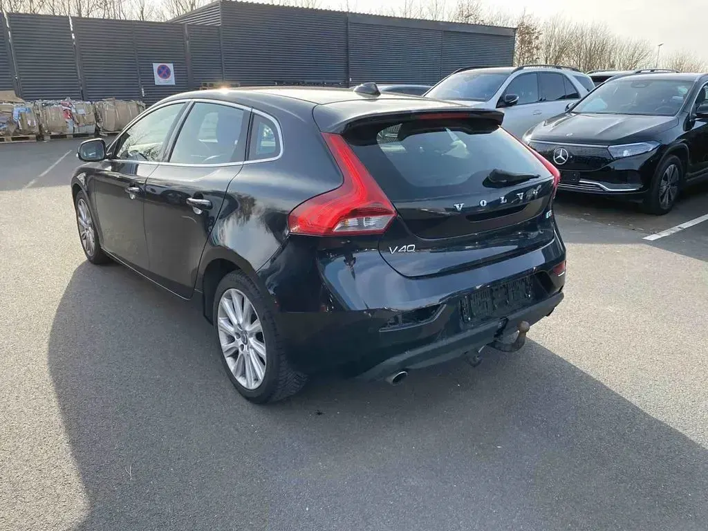 Gebraucht Volvo V40 Momentum 177 PS (130 kW) 2014 Schwarz Limousine