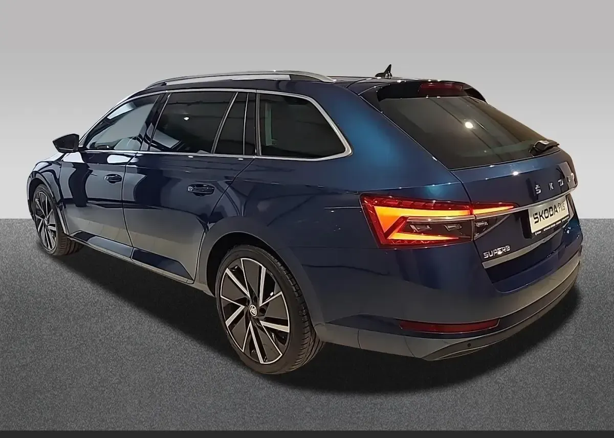 Gebraucht Skoda Superb Style 150 PS (110 kW) 2022 Blau Kombi